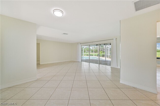 Building Photo - 167 Doral Cir