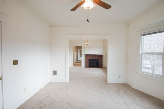 Foto del edificio - Lease this Beautiful Sullivan's Gulch Vint...