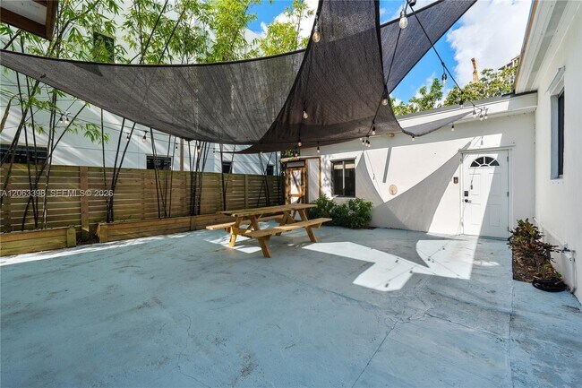 Foto del edificio - 3134 Carter St