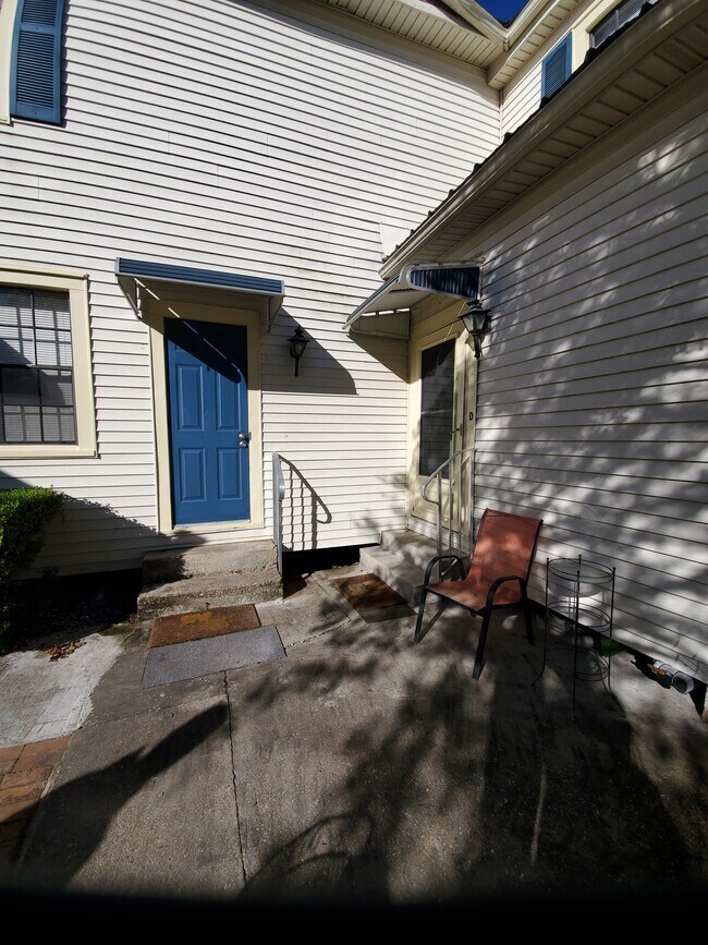Building Photo - 1609 Hesiod St