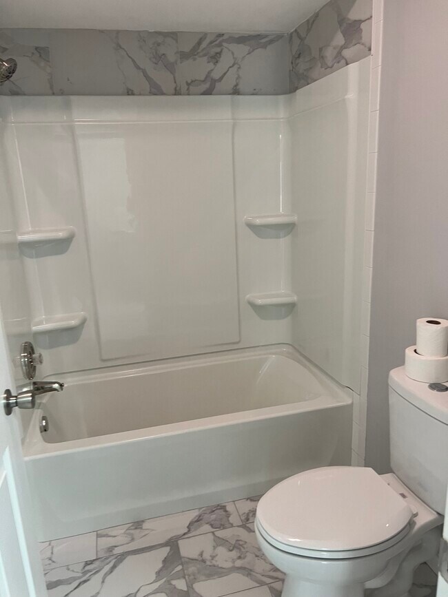 Building Photo - 2005 McMullen Ave