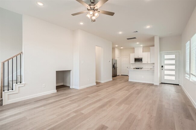 Foto del edificio - 33115 Oak Hts Pl