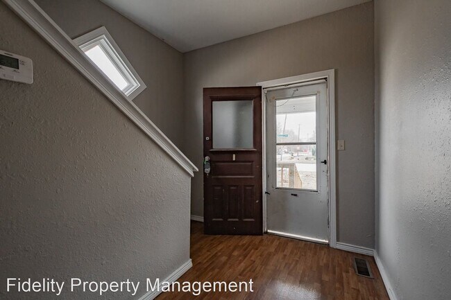 Building Photo - 2 br, 1 bath House - 1033 N. National