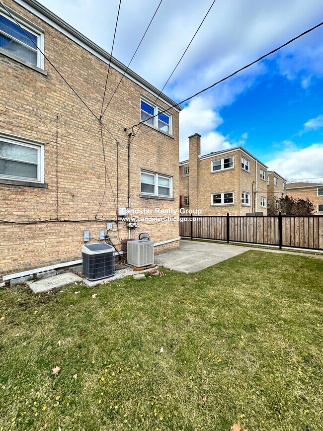 7635 Knox Ave Unit 2, Skokie, IL 60076 Apartments in Skokie, IL