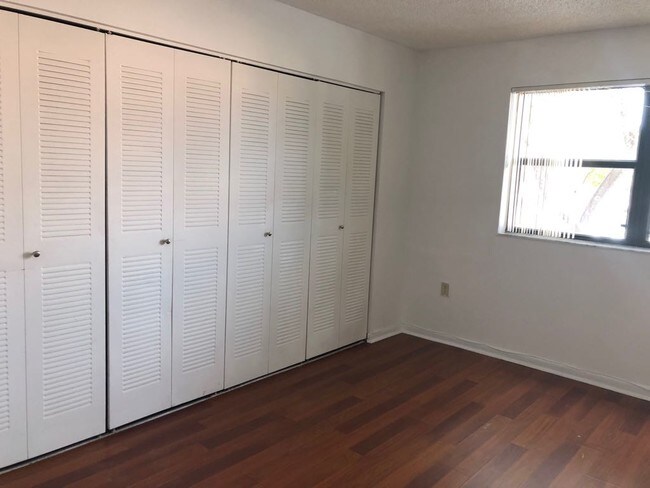 Foto del edificio - 7175 NW 179th St