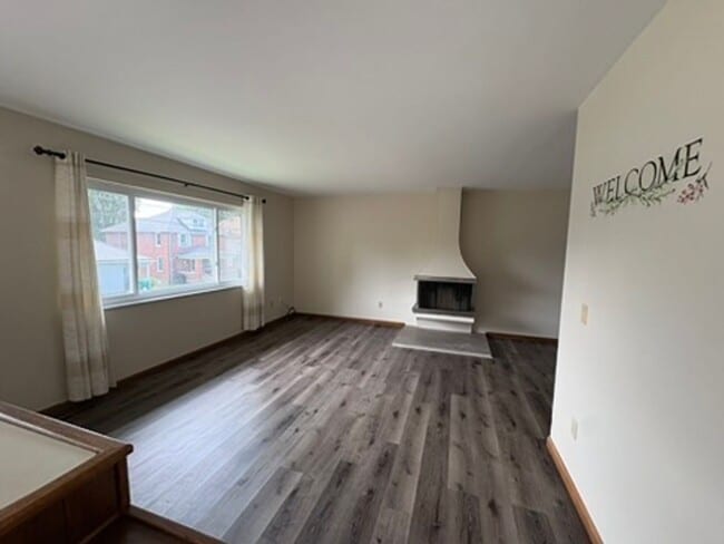 Building Photo - 2407 Plum St