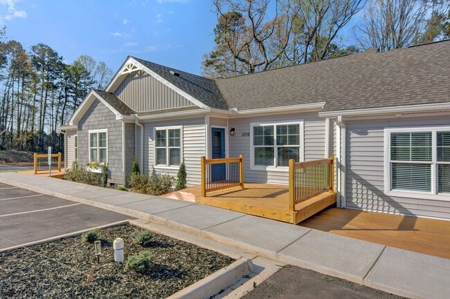Building Photo - Modern 2-Bed, 2-Bath Single-Level Townhome...