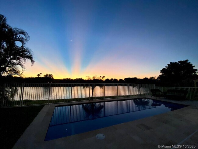 Foto del edificio - 1650 Harbour Side Dr