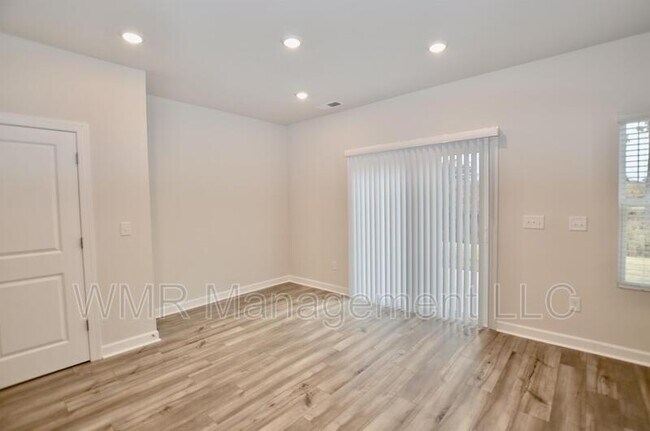 Building Photo - 121 Guardian Gate Dr