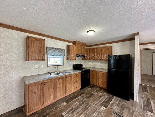 Foto del edificio - 9465 Sarah Ln NE