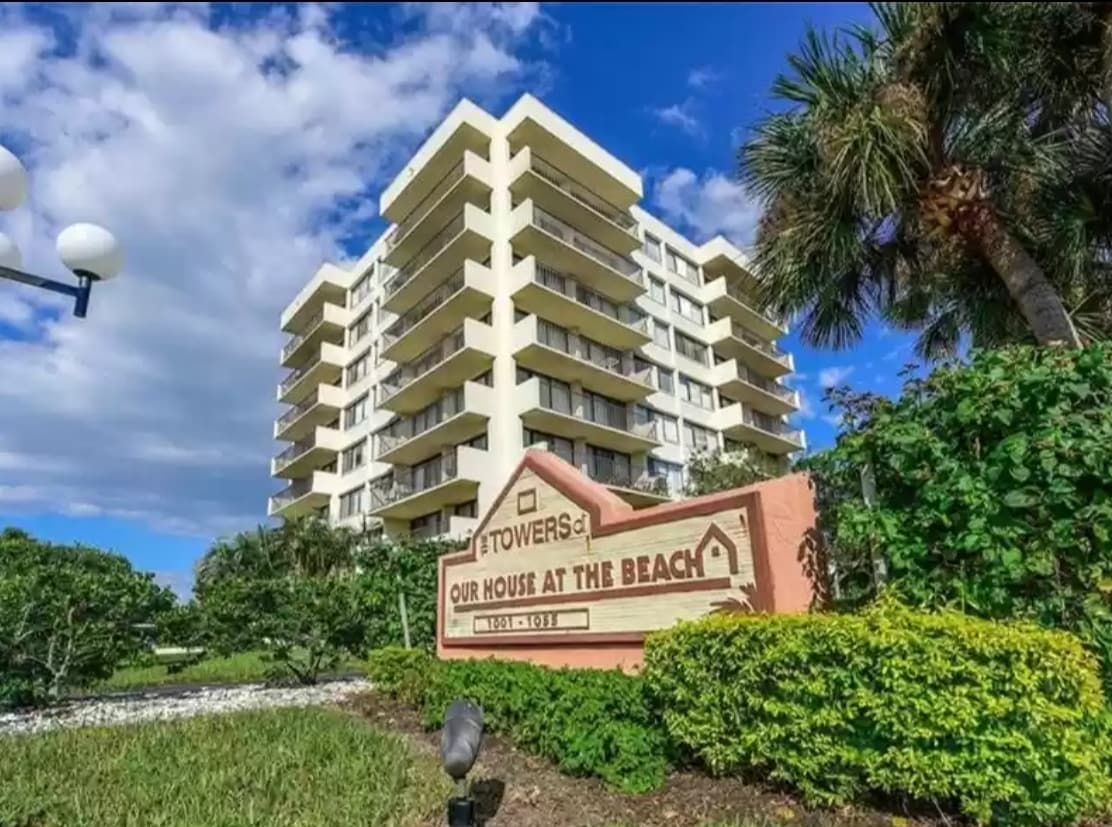 Primary Photo - 1055 Beach Rd