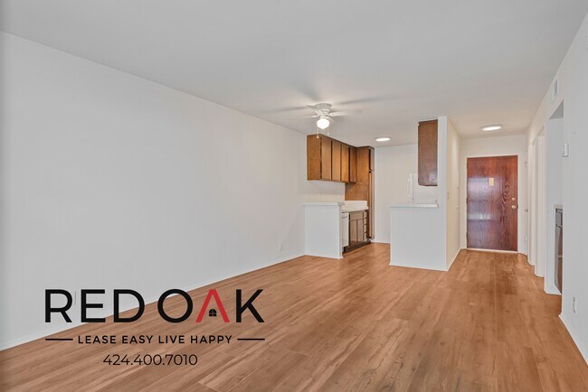 Building Photo - Bright and Spacious Top Floor One Bedroom ...