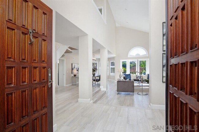 Building Photo - 1222 Ladera Linda Way