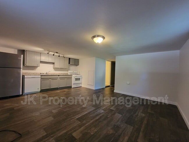 Building Photo - 2027 Smelter Ave NE