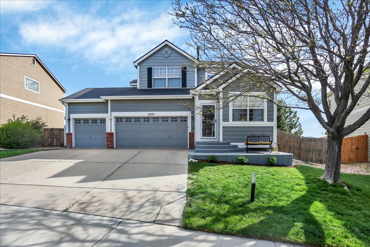 STUNNING 3 Bedroom House in Very Desirable... - STUNNING 3 Bedroom House in Very Desirable...