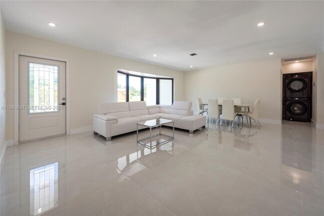 Building Photo - 4700 McKinley St