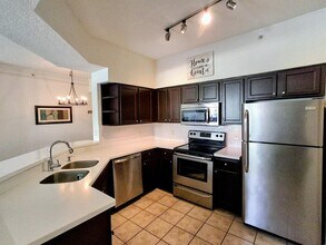 Building Photo - 9845 Baywinds Blvd