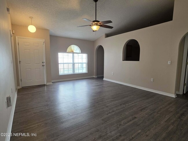 Foto del edificio - 3584 Alec Dr