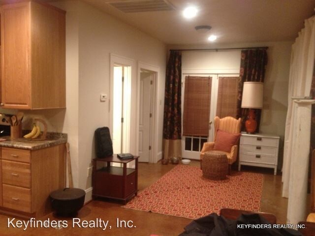 Building Photo - 1 br, 1 bath House - 352 Whitehead Blvd.