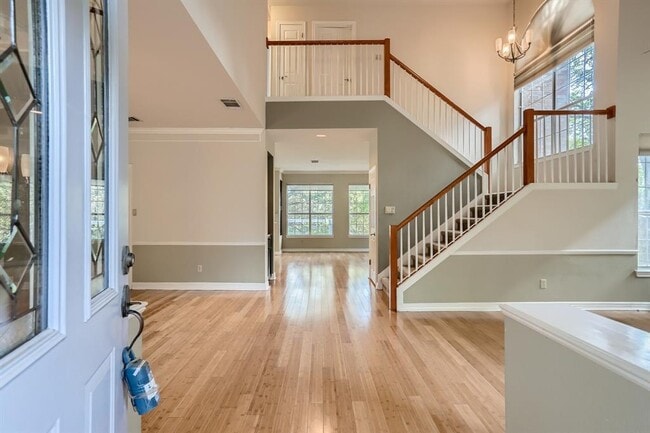 Building Photo - 9256 Scenic Bluff Dr