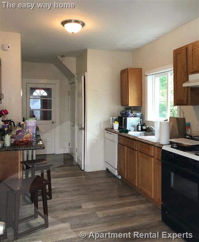 Photo - 123 Winthrop St House