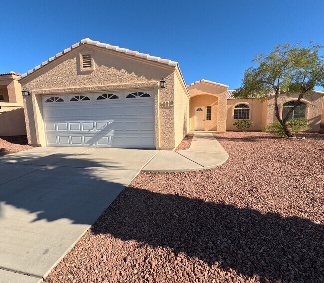 Foto del edificio - 2112 E Desert Lakes Dr
