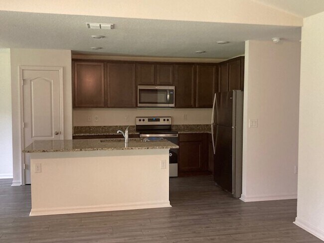 Building Photo - 35 Port Royal Dr