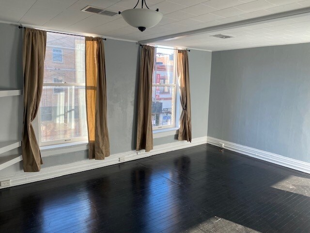 Foto del edificio - 122 N Benton St