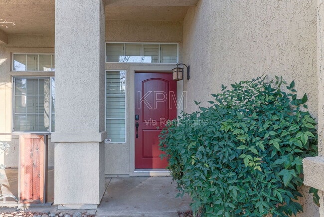 Building Photo - 2326 Carriage Dr