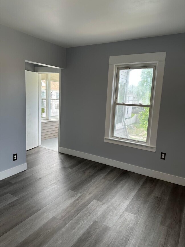 Living Room - 32 Call St
