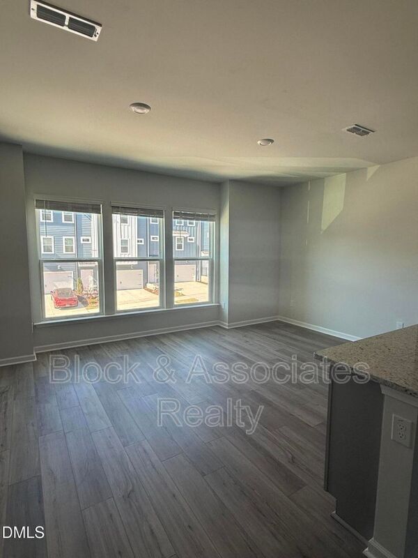 Building Photo - 2132 Grouse Ski Cir