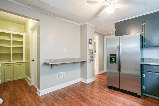 Building Photo - 223 Lincoln Ave