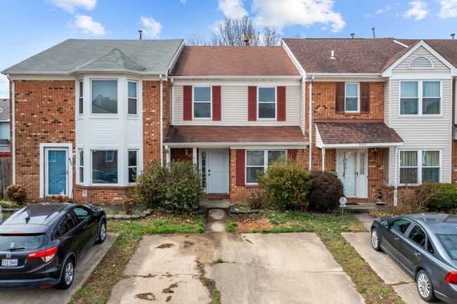 Building Photo - 802 Nottaway Dr