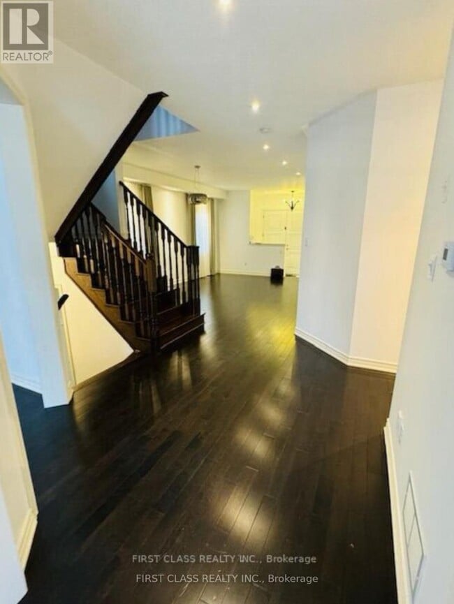 Building Photo - 239 Dalgleish Garden