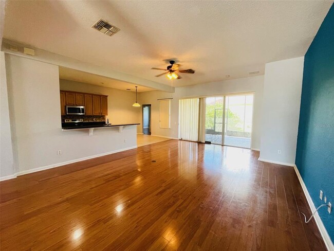 Foto del edificio - 2325 Meadow Oak Cir