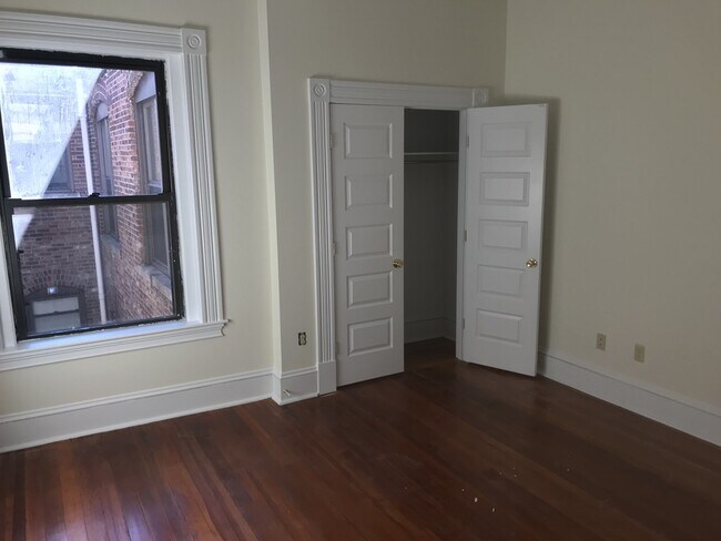 Foto del edificio - 1574 Beacon St