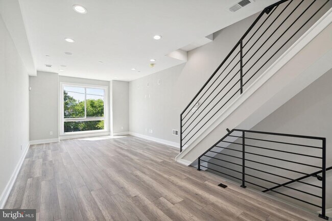 Foto del edificio - 2429 N 3rd St