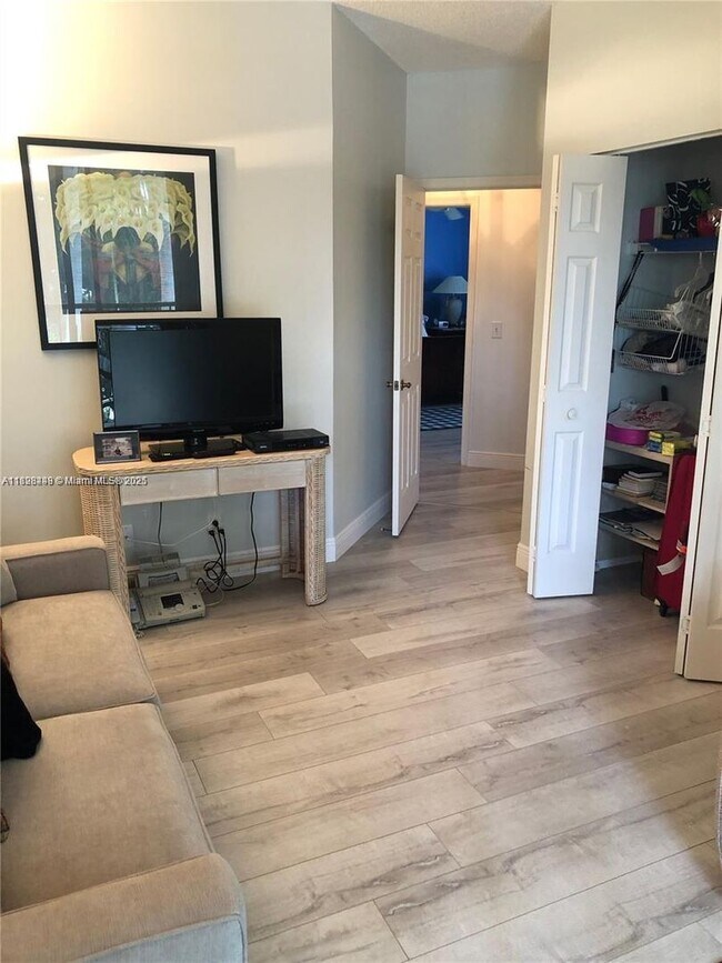 Foto del edificio - 5800 Coach House Cir