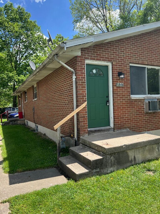 Foto del edificio - 1844 Hickorydale Dr