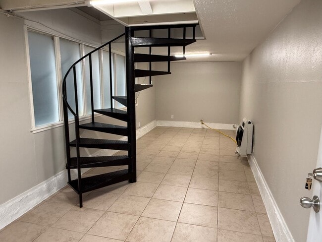 Building Photo - 808 Colquitt St