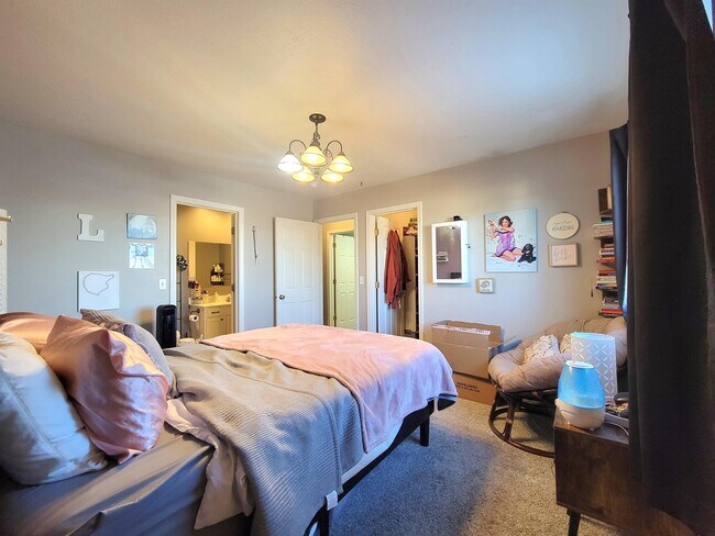 Building Photo - 204 Michael Grove Ave