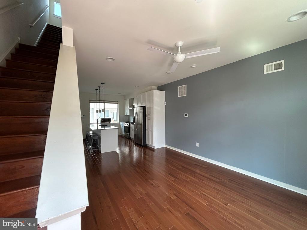 Foto principal - 2630 Livingston St