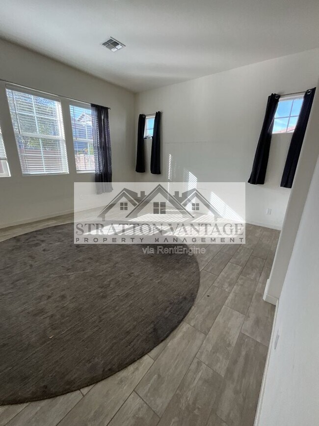 Foto del edificio - 10155 E Naranja Ave