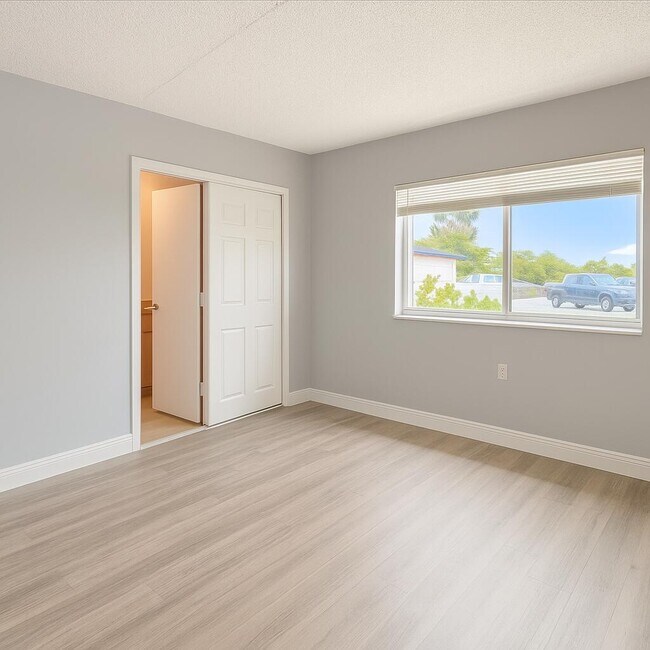 Foto del edificio - 704 SW 81st Ave