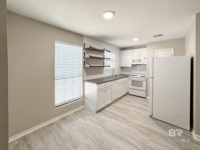 Foto del edificio - 6385 -A Schoel Ln