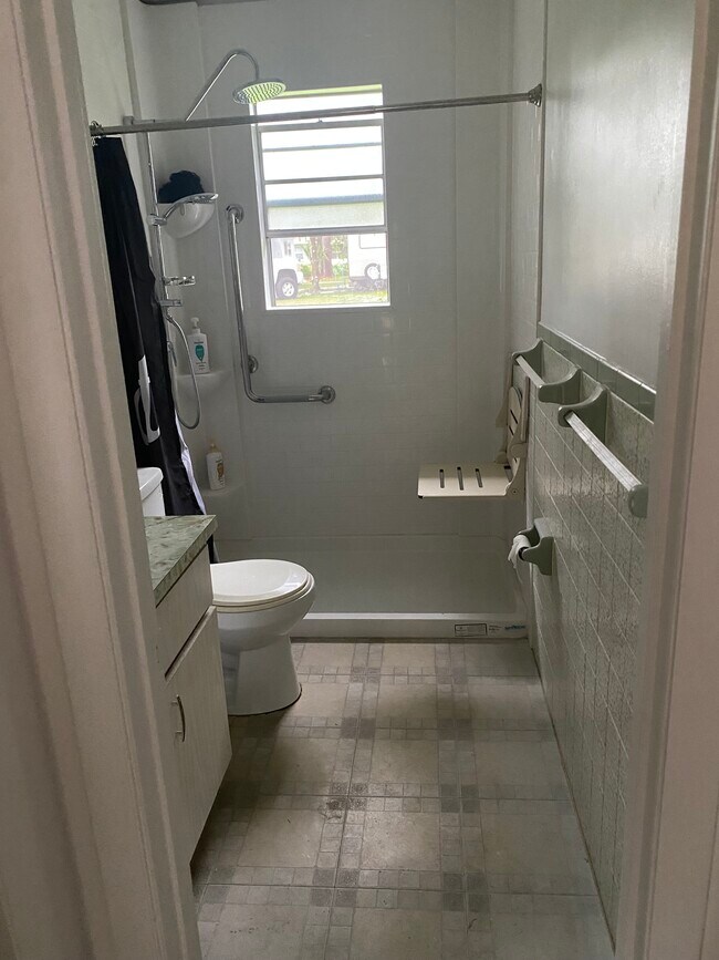 Building Photo - 7285 W Green Acres St