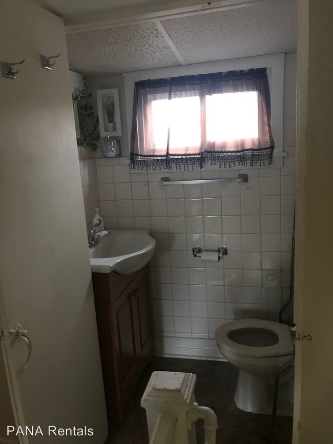 Building Photo - Studio, 1 bath Apartment - 704 Penn Avenue