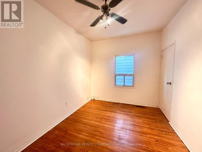 Building Photo - 135 Kenwood Ave