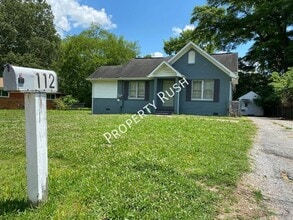 Building Photo - 112 N Lovell Ave
