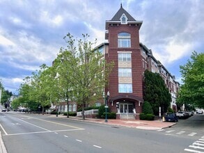 Building Photo - 35 W Broad St